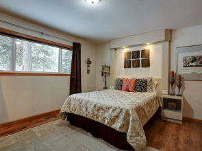 Pet-Friendly 6 Otter Home features Bikes to Explore Sunriver Village by RedAwning