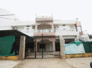 OYO 45552 Central Hotel