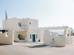 Naxian Emerald Hotel