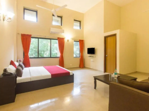 Center 1 Suites