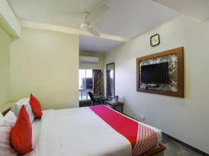 OYO 70882 Hotel Royal Retreat