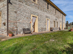 Enticing Holiday Home in Chianni With Swimming Pool