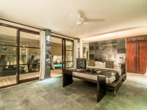 Absolute Cliff Front Pandawa Beach Villa