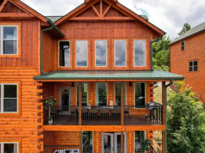 Duval by Avantstay 10min to DT Pigeon Forge w/ Indoor Pool, Hot Tub & Amazing Views!