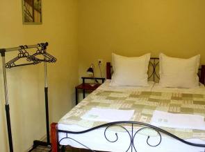 Гостиница Red Fox Guesthouse