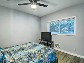 Lakefront Bremerton Vacation Rental w/ Deck!