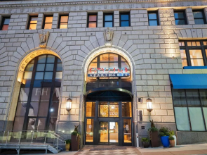 Lavish Best Central Location with Unmatched Amenities 407