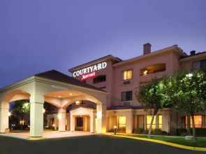 Courtyard by Marriott Salinas Monterey