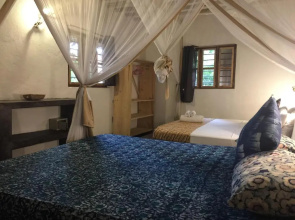 Bahari Pizza Restaurant and Bungalows