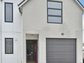 Hagley Apartment
