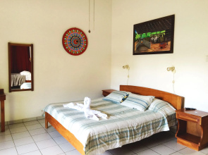 Hotel Colinas del Sol