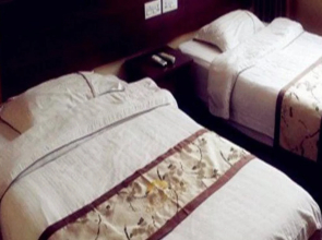 Fuyang Funan Yixuan Business Hotel