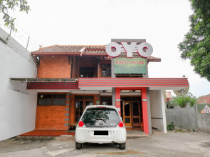 OYO 2060 Adam's Apple Family Guest House