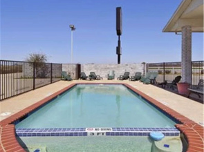 Summit Inn & Suites - Hempstead
