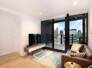 Orange Stay At Melbourne Quarter