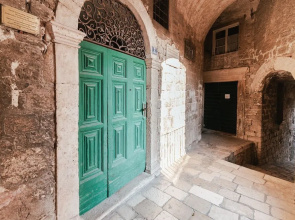 Arya apartment