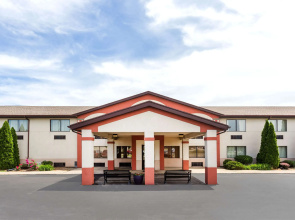 Super 8 by Wyndham Plymouth