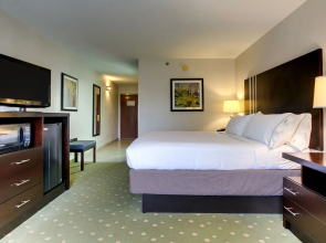 Holiday Inn Express Suites Live Oak