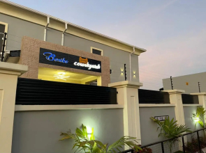 Beniks Courtyard Hotel