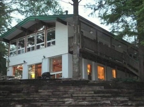 Sunny Point Resort Inn