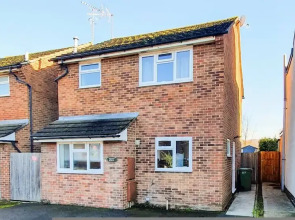 Cheerful 4-bedroom House