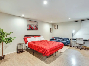 3 Mi to Dtwn Tacoma: Pet-friendly Home