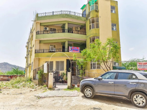 OYO 79830 Hotel Pdm