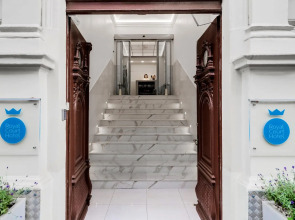 Royal Court Hotel