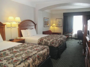 La Quinta by Wyndham Shawnee