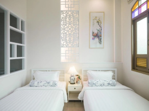 O'nya Phuket Hotel