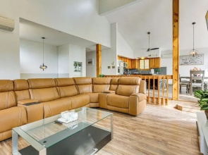 Luxury Home w/ Game Room, 4 Mi to Bushkill Falls!