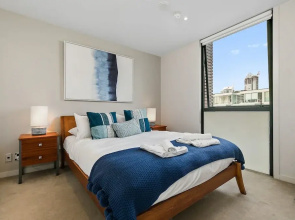 Zodiaks 2 Bedroom Apartment Pool Gym Parking