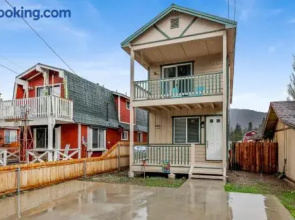 2292-fairway Wings Chalet 3 Bedroom Chalet by RedAwning