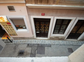 Premium City Center Apartment Tartini 1