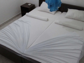 Travel Lodge Lake View Tourist Resort