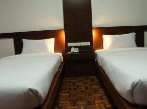 Suriwongse Tower Inn