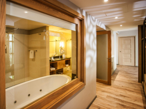 Hennessy Park Hotel