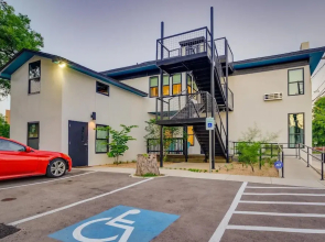 Private Suite in Historic Austin B&b: Sleeps 4!