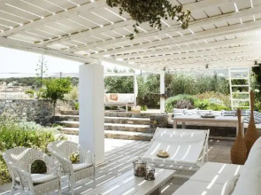 Sea Paros Holiday Villa with panoramic views over Naoussa bay