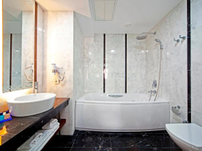 Azade Suites