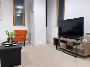 Central 2-bed Apartment in Greater Manchester