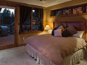 Bears Grande 8 BedroomHoliday home By Moving Mountains