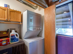 44MBR - Hot Tub- Pets Ok - WiFi - BBQ - Sleeps 6