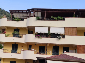 "Appartamento del Mare Gliaca" con vista Isole Eolie,ampia terrazza e parcheggio privato gratuito