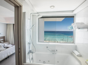 Vassos Nissi Plage Hotel & Spa