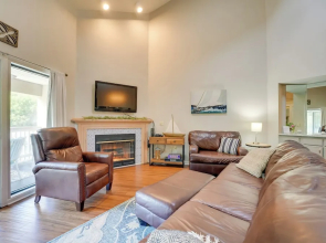 Indoor Pool Access: Golf Getaway Near 76 Strip!
