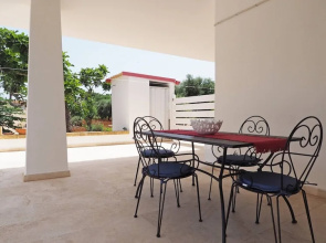 Villetta Nonno Seba Sleeps 4 Just a few Metres From the sea