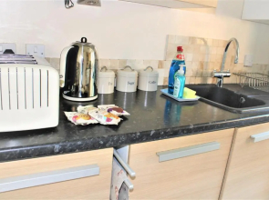 Oldbrook Lovely 3 Bedroom House Sleeps 6 FREE PARKING and NETFLIX