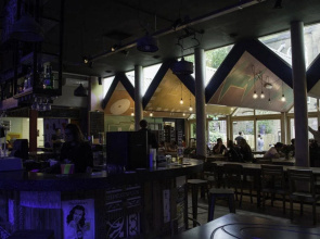 Hans Brinker Hostel