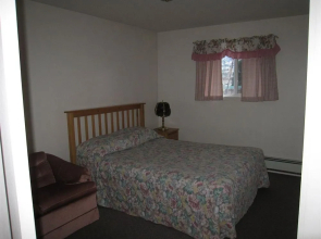 Log Cabin Motel